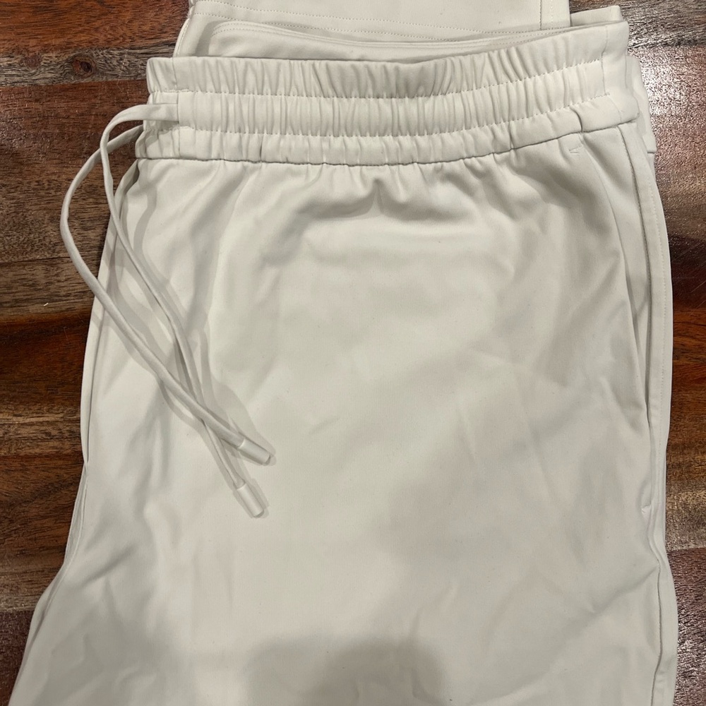 Women’s Lulu crop length pants